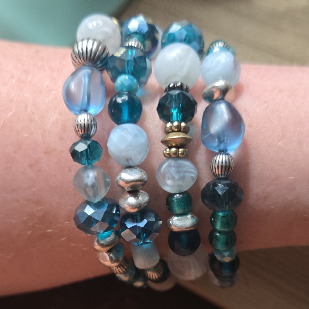 Vintage Y2k Blue and Silver Beaded Wrap Bracelet Faceted And Metal Beads 💫